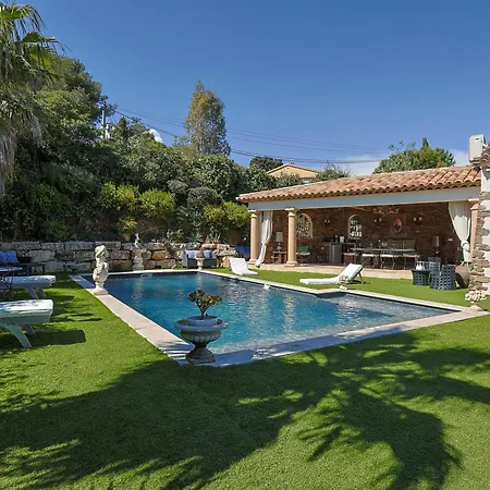 Val De - Piscine Et Grand Jardin Apartment *