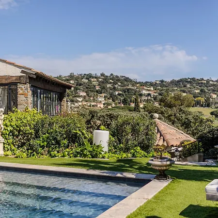 Val De - Piscine Et Grand Jardin Apartment *